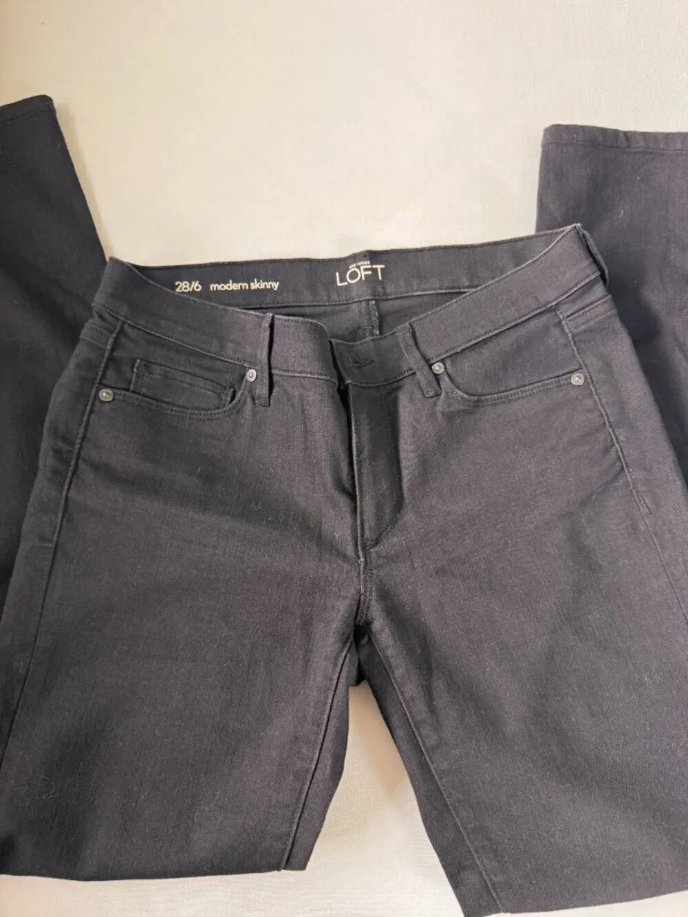 LOFT Modern Skinny Black Jeans – Size 28 / 6 (Like New)